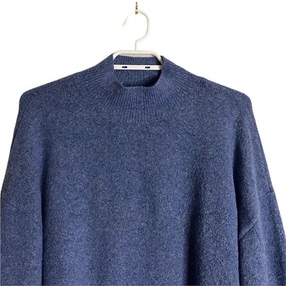 H&M Blue Crew Neck Sweater - Picture 2 of 6